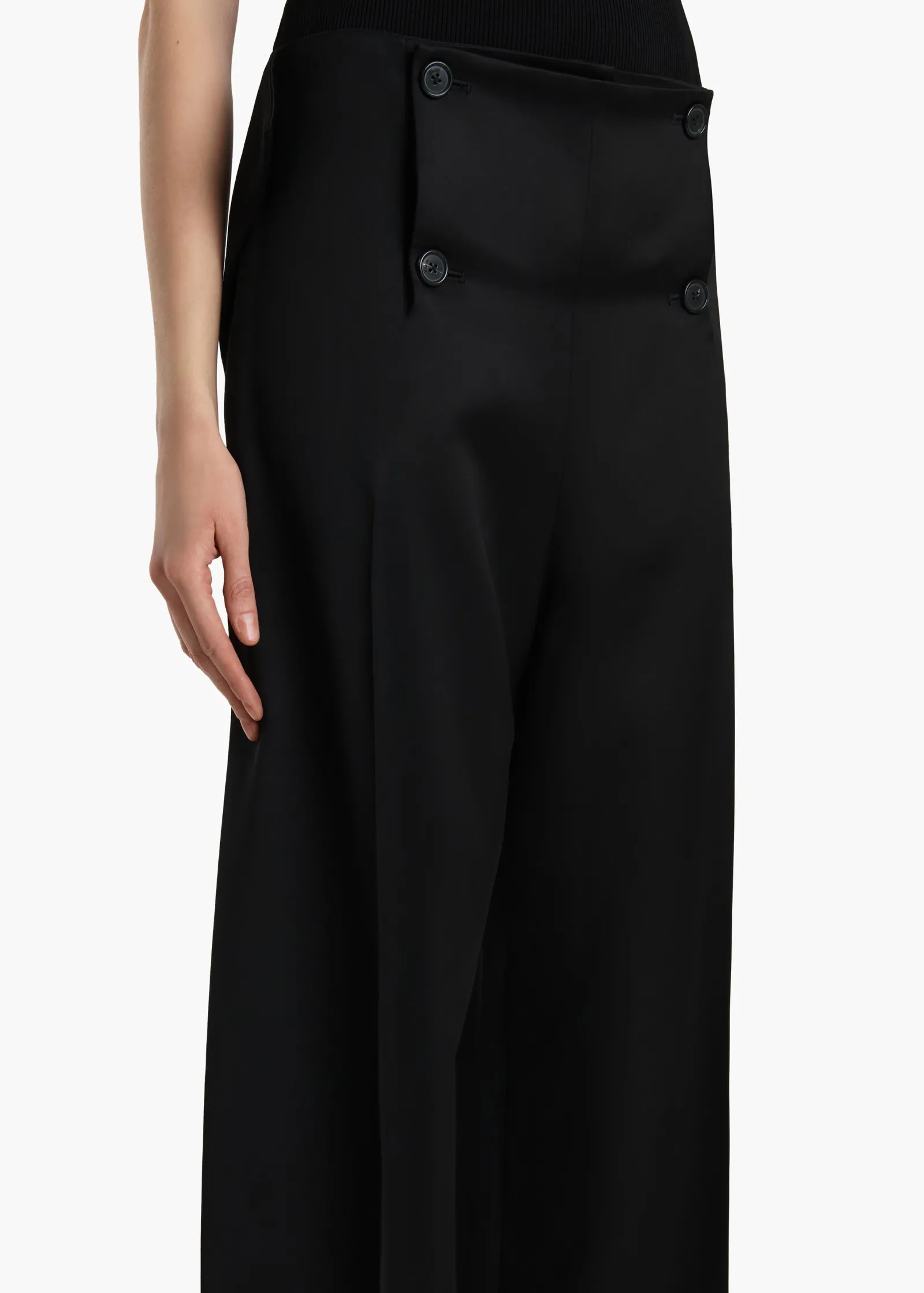 Khaite Pants-Ila Pant in Black