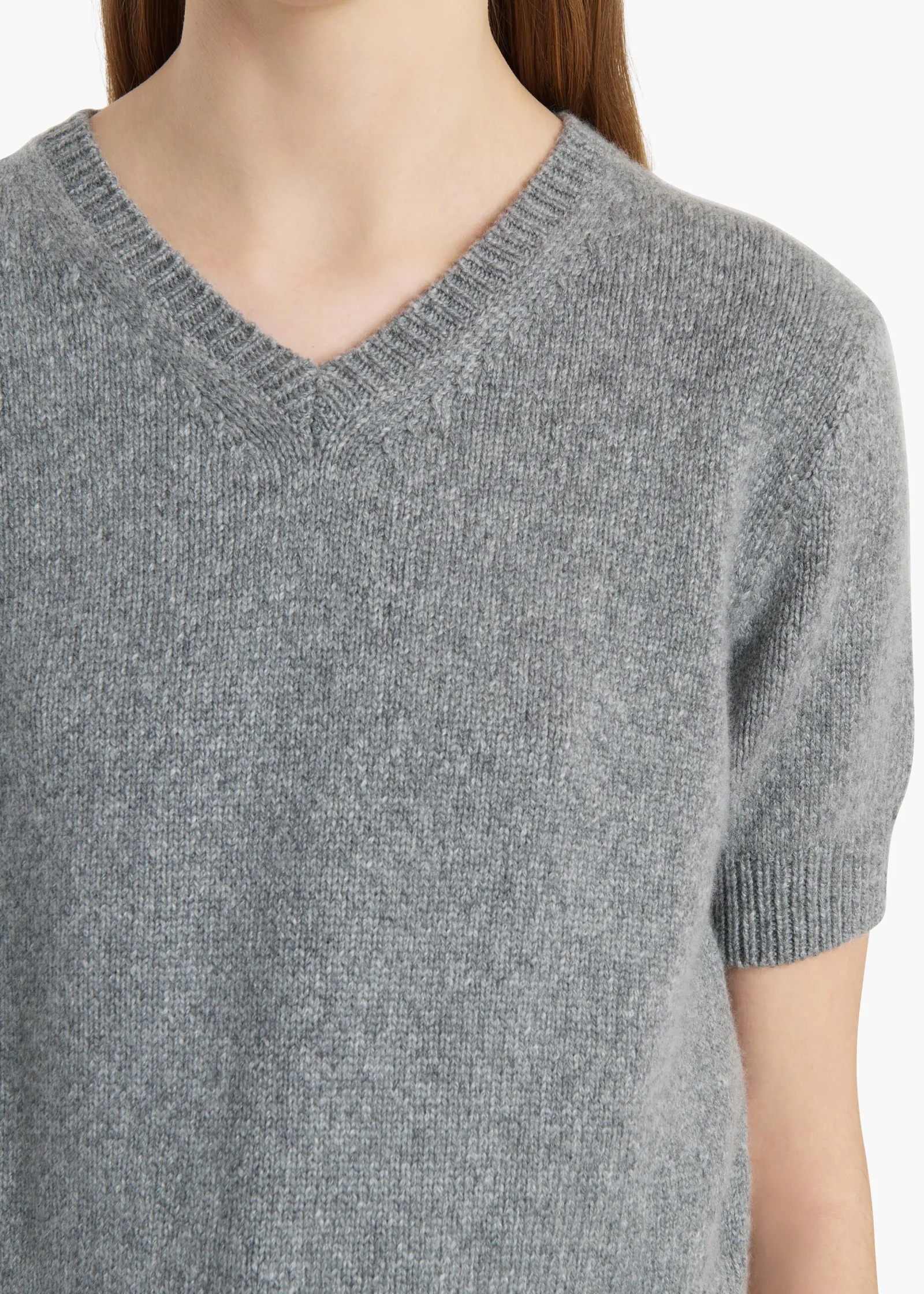 Khaite Knitwear-Jas Sweater in Fog